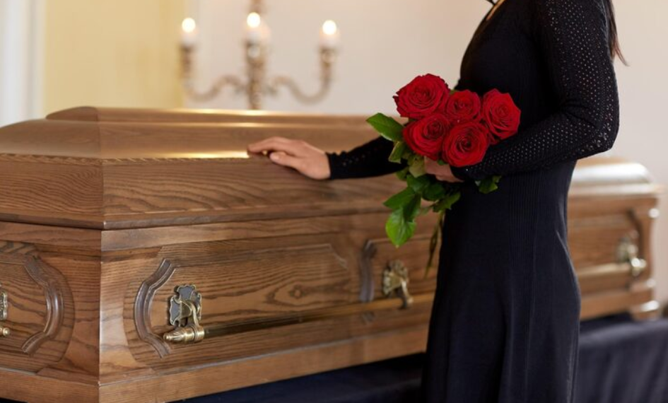 Ein würdiger Abschied: Wichtige Dienstleistungen, die Sie nach dem Tod eines geliebten Menschen in Betracht ziehen sollten
